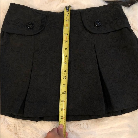 To The Max Mini Skirt - Picture 5 of 7